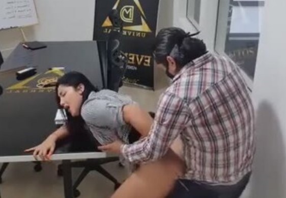 Dua Pegawai Selingkuh Ngentot Di Kantor