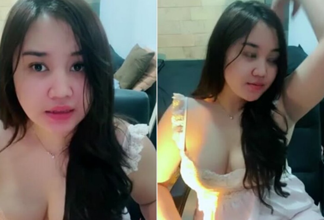 Ega Maria Yang Punya Belahan Susu Mantap